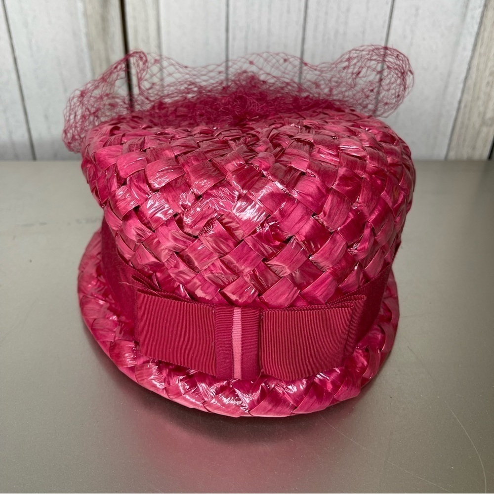 Vintage Bright Pink Raffia Staw basket weave Ladies Cloche Bucket Hat